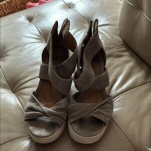 Sofft Gray Wedge Shoes for Stylish Comfort